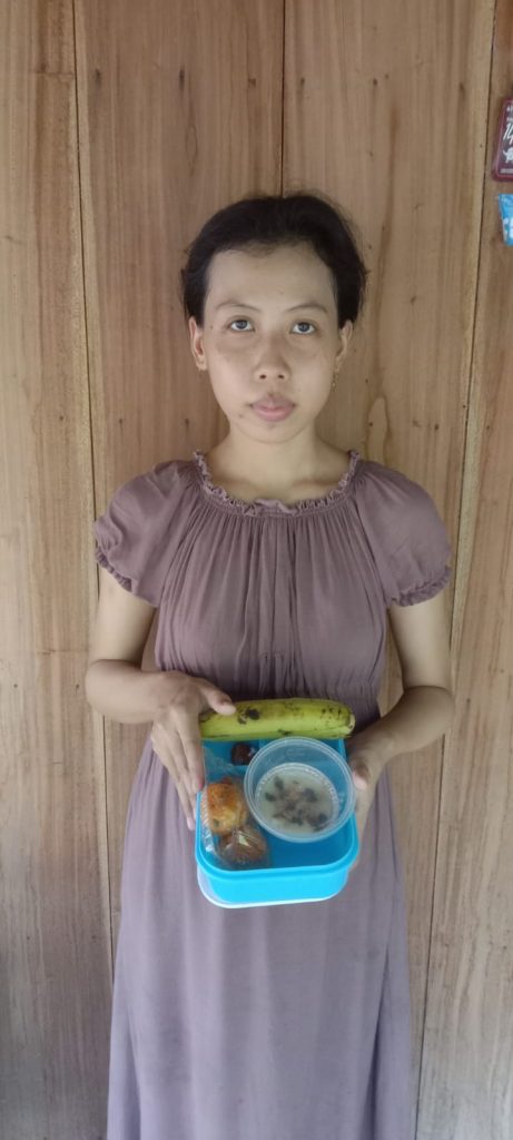 PEMBERIAN PMT LOKAL BAGI IBU HAMIL KEK (KEKURANGAN ENERGI KRONIS) DAN BALITA GIZI KURANG DI DESA TARUB DAN DESA GODAN