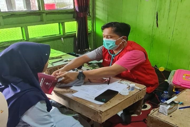 SKRENING PENYAKIT TIDAK MENULAR DAN TBC DI PONDOK PESANTREN PUSKESMAS TAWANGHARJO