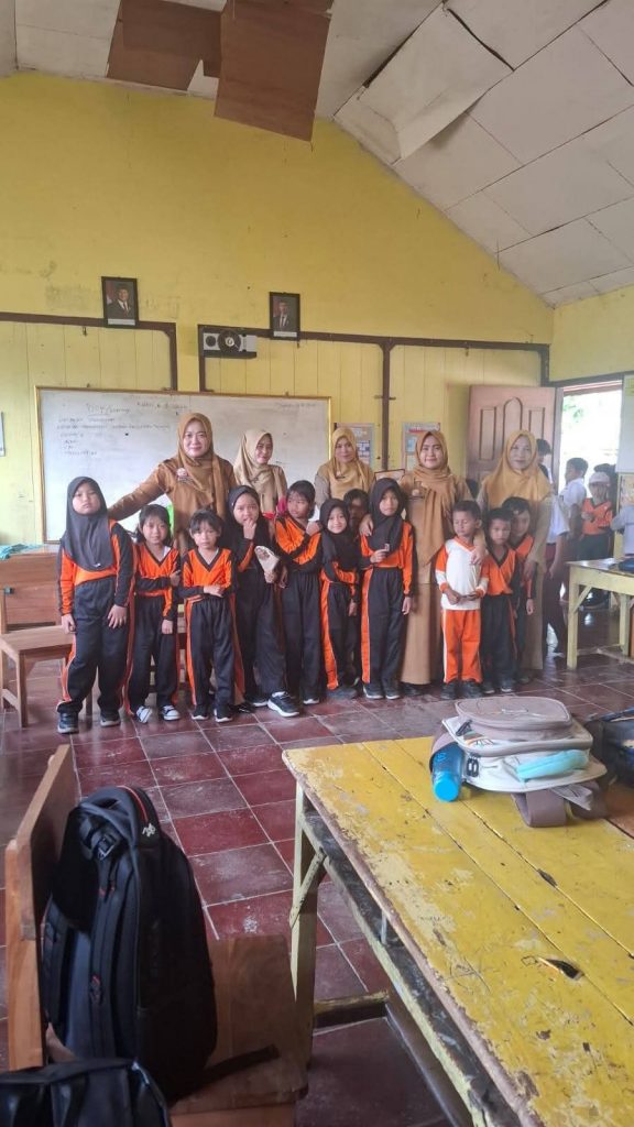 Pelaksnaan Bulan Imunisasi Anak Sekolah Di SD/MI Desa Selo Wilayah Puskesmas Tawangharjo
